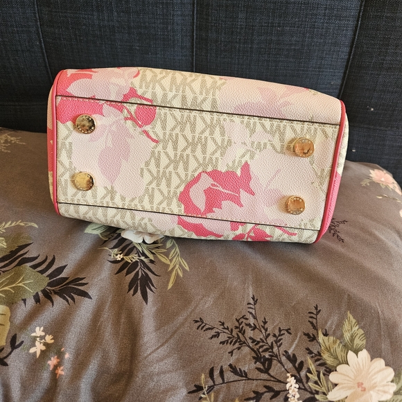 💗 Michael Kors Aria Small Satchel - Picture 5 of 10